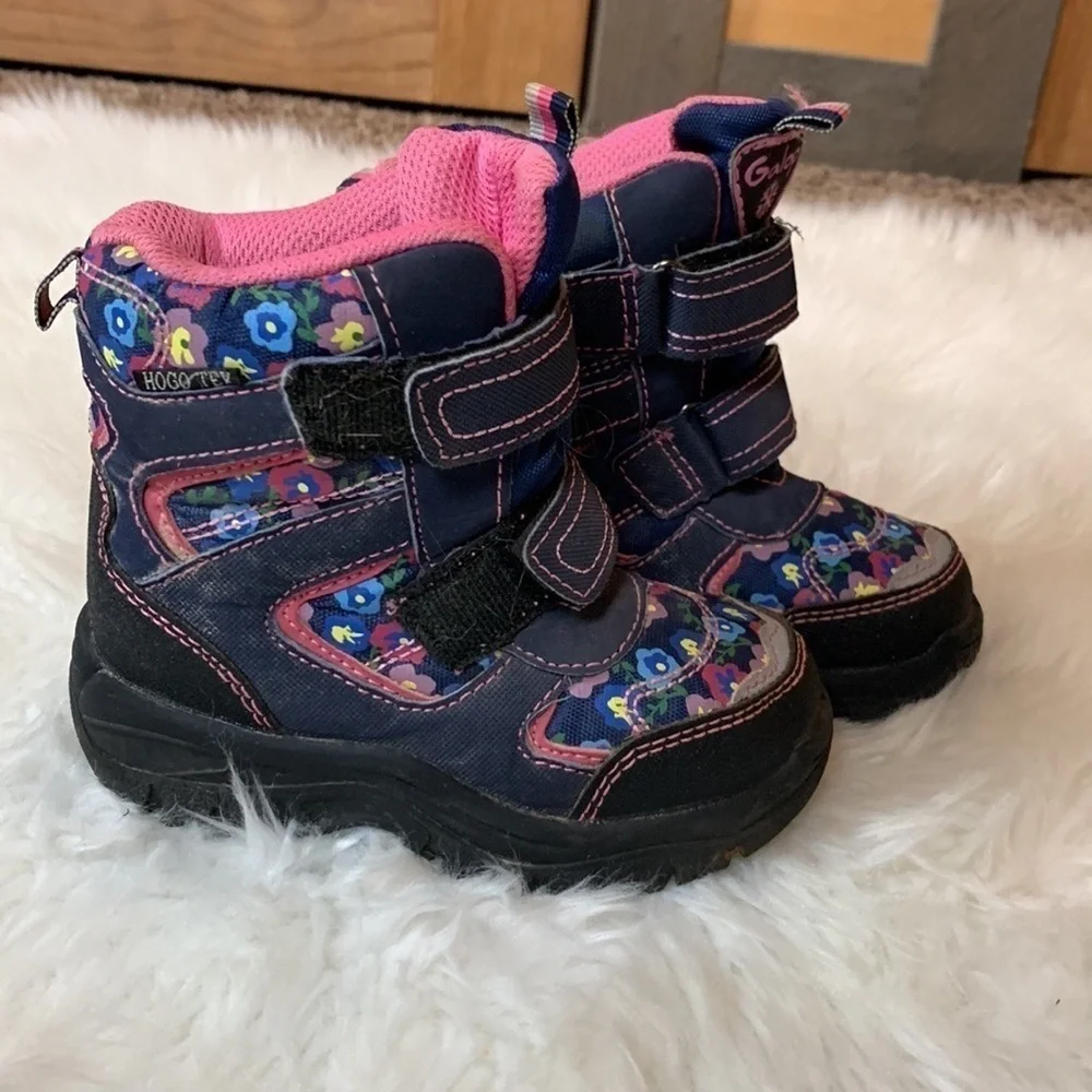 Baby girl Snow / winter boots by Galop with floral print Size 7